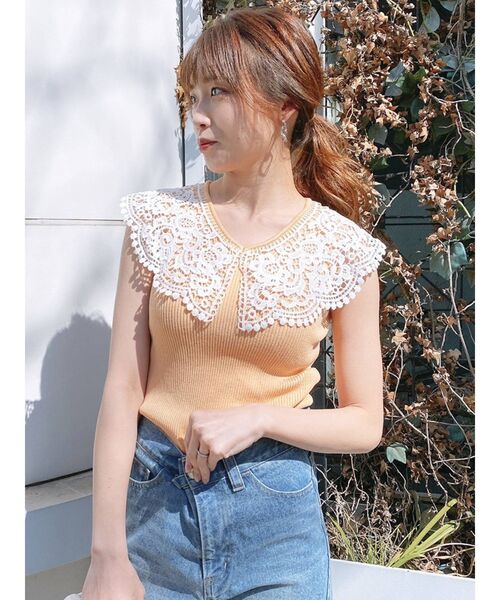 dazzlin(ダズリン)の「ラペルレースカラーニットトップス(ニット/セーター・レディース・パープル/オフホワイト/チャコールグレー/オレンジ・FREE)」の1枚目の写真
