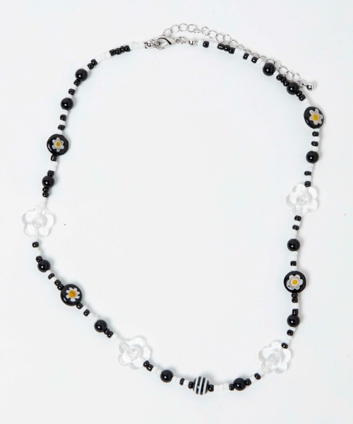 WEGO（ウィゴー）の「WEGO/クリアフラワービーズネックレス（ネックレス・レディース・ブラック/ブルー/グリーン・FREE）」の10枚目の写真