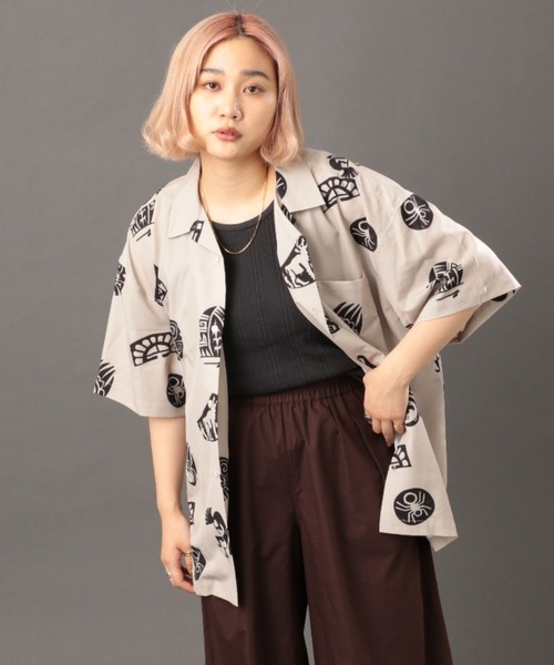 AVIREX(アヴィレックス)の「【直営店限定】半袖 シャツ ホピ / S/S SHIRT HOPI / アヴィレックス / AVIREX(シャツ/ブラウス・レディース・ベージュ/グレー・MEDIUM/LARGE)」の9枚目の写真