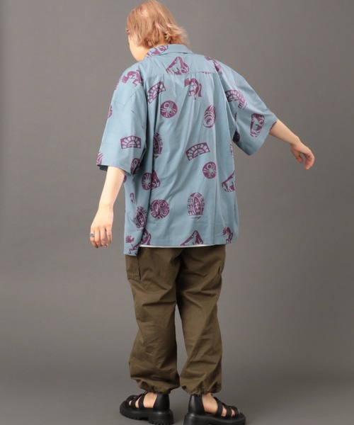 AVIREX(アヴィレックス)の「【直営店限定】半袖 シャツ ホピ / S/S SHIRT HOPI / アヴィレックス / AVIREX(シャツ/ブラウス・レディース・ベージュ/グレー・MEDIUM/LARGE)」の6枚目の写真
