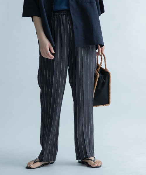FORK&SPOON（フォークアンドスプーン）の「FORK&SPOON　ピンストライプヘリンボーンパンツ（その他パンツ・レディース・チャコールグレー/ナチュラル・1/2）」の6枚目の写真