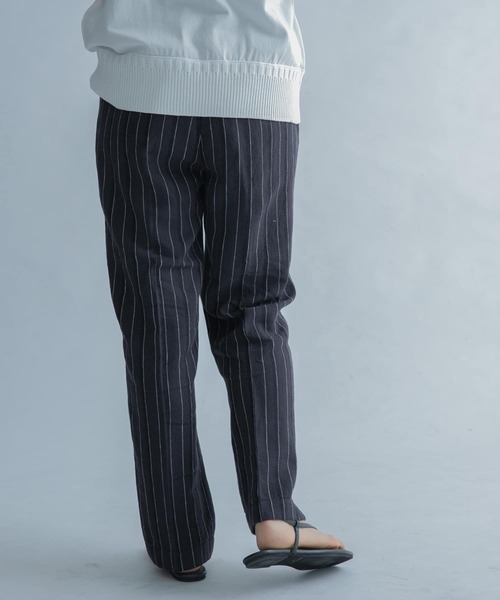 FORK&SPOON（フォークアンドスプーン）の「FORK&SPOON　ピンストライプヘリンボーンパンツ（その他パンツ・レディース・チャコールグレー/ナチュラル・1/2）」の9枚目の写真