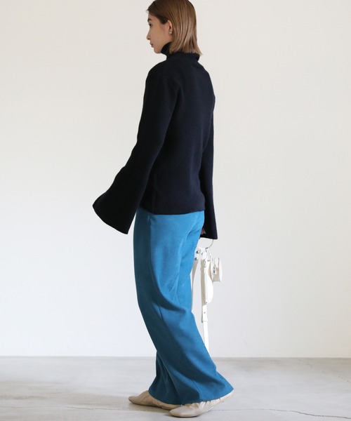 select MOCA（セレクトモカ）の「アルパカタッチフレアスリーブタートルニット（ニット/セーター・レディース・ブラック/アイボリー/モカ・FREE）」の17枚目の写真