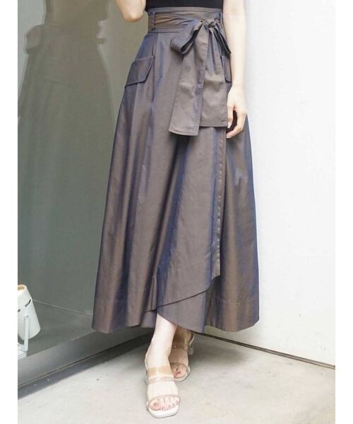 MERCURYDUO(マーキュリーデュオ)の「【To/】ラップ風タフタボリュームスカート(スカート・レディース・ブラウン/グリーン/アイボリー・SMALL/MEDIUM)」の3枚目の写真