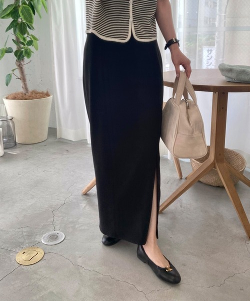 LAUIR(ラウアー)の「スリットタイトロングスカート(スカート・レディース・カーキブラウン/モカ/グレイッシュベージュ/ブラック・MEDIUM/LARGE/SMALL/X-LARGE)」の13枚目の写真