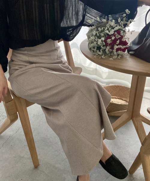 LAUIR(ラウアー)の「スリットタイトロングスカート(スカート・レディース・カーキブラウン/モカ/グレイッシュベージュ/ブラック・MEDIUM/LARGE/SMALL/X-LARGE)」の17枚目の写真