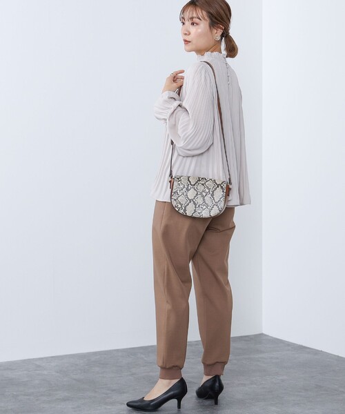 BEAMS HEART（ビームスハート）の「BEAMS HEART / 裾リブ イージーパンツ（その他パンツ・レディース・ブラック/ベージュ/オリーブ・SMALL/MEDIUM）」の5枚目の写真