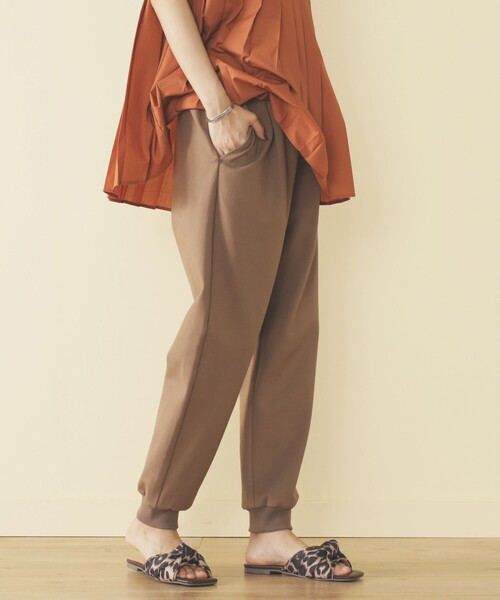 BEAMS HEART（ビームスハート）の「BEAMS HEART / 裾リブ イージーパンツ（その他パンツ・レディース・ブラック/ベージュ/オリーブ・SMALL/MEDIUM）」の9枚目の写真