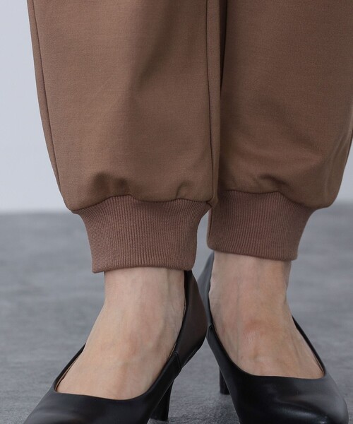 BEAMS HEART（ビームスハート）の「BEAMS HEART / 裾リブ イージーパンツ（その他パンツ・レディース・ブラック/ベージュ/オリーブ・SMALL/MEDIUM）」の17枚目の写真
