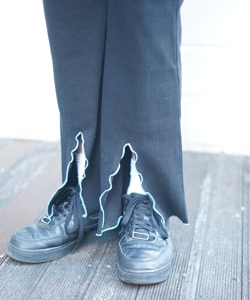 roial（ロイアル）の「WOVEN/ROIAL(ロイアル）ワイドフレアスリット入りリブロングパンツ（その他パンツ・レディース・ブルー系その他/ブラック/ベージュ・SMALL/MEDIUM）」の21枚目の写真