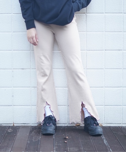 roial（ロイアル）の「WOVEN/ROIAL(ロイアル）ワイドフレアスリット入りリブロングパンツ（その他パンツ・レディース・ブルー系その他/ブラック/ベージュ・SMALL/MEDIUM）」の22枚目の写真