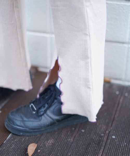 roial（ロイアル）の「WOVEN/ROIAL(ロイアル）ワイドフレアスリット入りリブロングパンツ（その他パンツ・レディース・ブルー系その他/ブラック/ベージュ・SMALL/MEDIUM）」の4枚目の写真