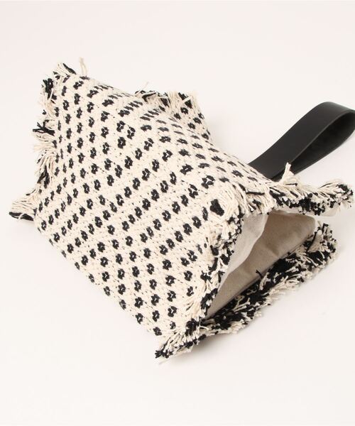 LBC（エルビーシー）の「ワンハンドルフリンジバッグ（ハンドバッグ・レディース・オフホワイト・FREE）」の3枚目の写真