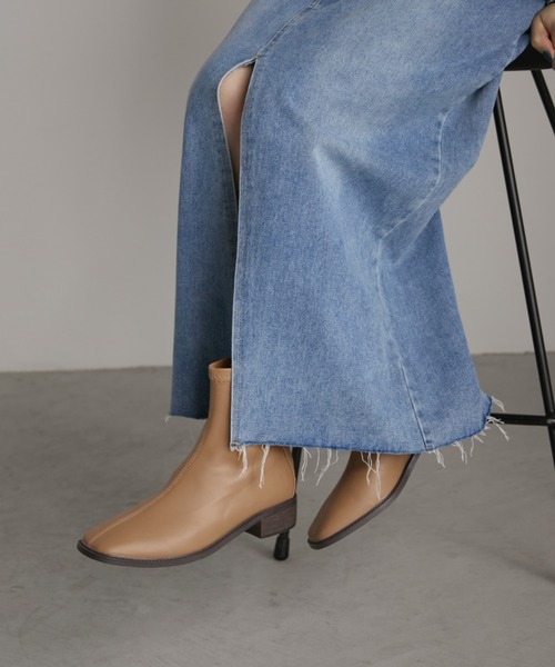 Aunt Marie's(アントマリーズ)の「スクエアトゥレザーショートブーツ(ブーツ・レディース・ブラック/ダークブラウン/ベージュ/アイボリー/カーキ・S/M/L)」の22枚目の写真