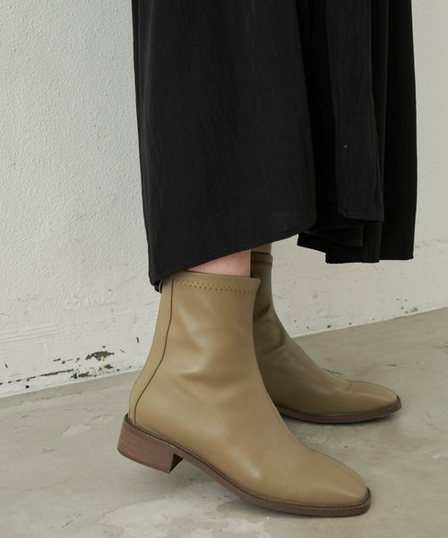 Aunt Marie's(アントマリーズ)の「スクエアトゥレザーショートブーツ(ブーツ・レディース・ブラック/ダークブラウン/ベージュ/アイボリー/カーキ・S/M/L)」の13枚目の写真