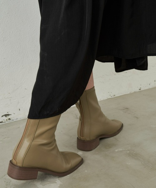 Aunt Marie's(アントマリーズ)の「スクエアトゥレザーショートブーツ(ブーツ・レディース・ブラック/ダークブラウン/ベージュ/アイボリー/カーキ・S/M/L)」の17枚目の写真