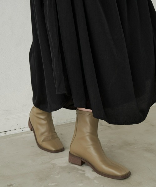 Aunt Marie's(アントマリーズ)の「スクエアトゥレザーショートブーツ(ブーツ・レディース・ブラック/ダークブラウン/ベージュ/アイボリー/カーキ・S/M/L)」の14枚目の写真