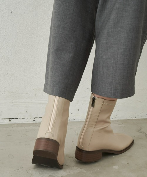 Aunt Marie's(アントマリーズ)の「スクエアトゥレザーショートブーツ(ブーツ・レディース・ブラック/ダークブラウン/ベージュ/アイボリー/カーキ・S/M/L)」の8枚目の写真