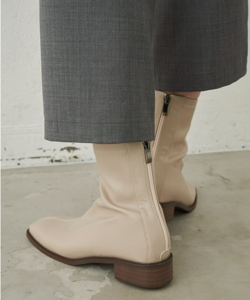 Aunt Marie's(アントマリーズ)の「スクエアトゥレザーショートブーツ(ブーツ・レディース・ブラック/ダークブラウン/ベージュ/アイボリー/カーキ・S/M/L)」の7枚目の写真