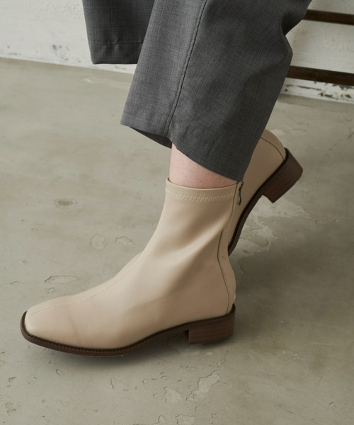 Aunt Marie's(アントマリーズ)の「スクエアトゥレザーショートブーツ(ブーツ・レディース・ブラック/ダークブラウン/ベージュ/アイボリー/カーキ・S/M/L)」の10枚目の写真