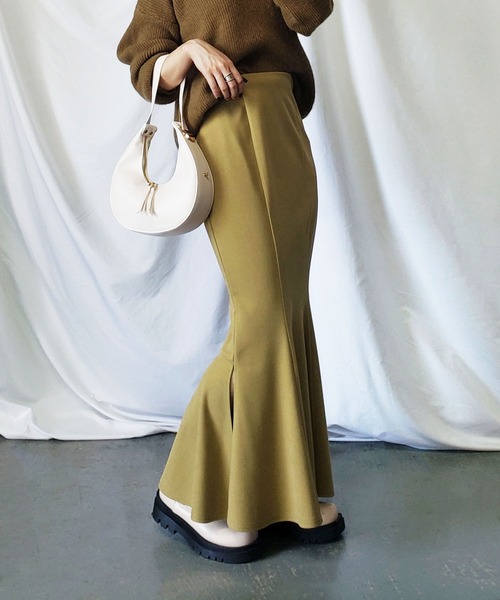 me+em select（ミームセレクト）の「※※【 ５色展開 】サイドスリットロングマーメイドスカート（スカート・レディース・ブラック/ダークグリーン/イエロー/モカ/グレイッシュベージュ・FREE）」の11枚目の写真