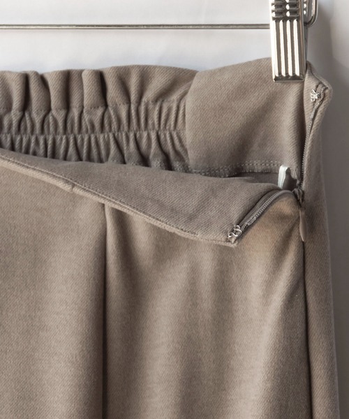 me+em select（ミームセレクト）の「※※【 ５色展開 】サイドスリットロングマーメイドスカート（スカート・レディース・ブラック/ダークグリーン/イエロー/モカ/グレイッシュベージュ・FREE）」の12枚目の写真