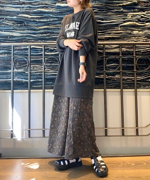 HONEYSUCKLE ROSE(ハニーサックルローズ)の「【HONEYSUCKLE ROSE】カレッジプリントチュニック(チュニック・レディース・ダークグレー/キナリ・M/L)」の3枚目の写真