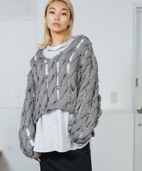 R JUBILEE（アールジュビリー）の「R JUBILEE/アール ジュビリー HAND KNIT ボリューム ニット 透け編み ショート丈（ニット/セーター・レディース・オフホワイト/グレー・FREE）」の14枚目の写真