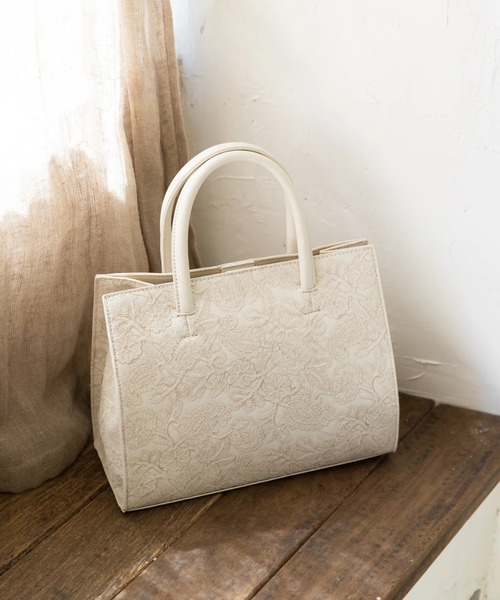 koe（コエ）の「型押しペイズリー柄トートバッグ（トートバッグ・レディース・ネイビー/ブラウン/アイボリー・FREE）」の2枚目の写真