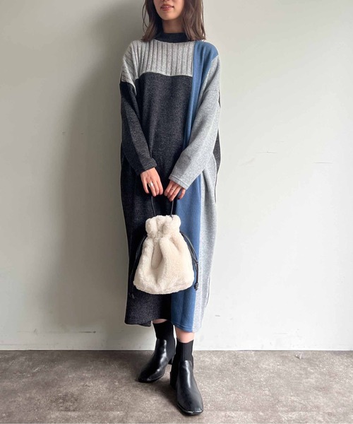 Chez toi(シェトワ)の「ブロッキングハイネックニットソーワンピース(ワンピース・レディース・ライトグレー/チャコールグレー/ベージュ・FREE)」の4枚目の写真