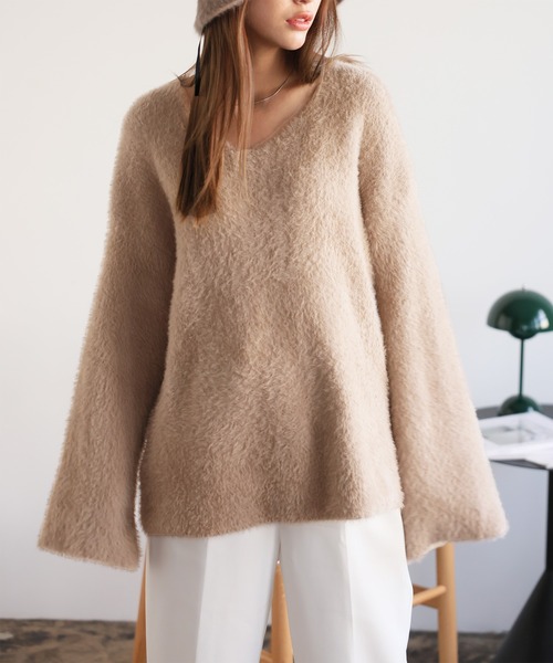 LAFFMO（ラフモ）の「Vネックシャギーニットプルオーバー（ニット/セーター・レディース・ブラック/ピンク/オフホワイト/イエロー/ブルー/ブラウン/グレー・FREE）」の8枚目の写真