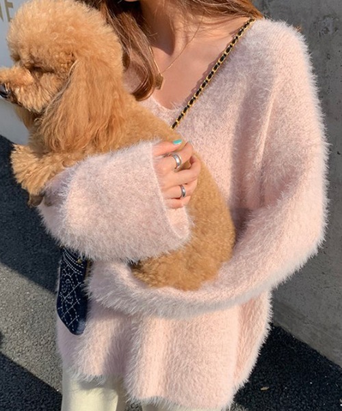 LAFFMO（ラフモ）の「Vネックシャギーニットプルオーバー（ニット/セーター・レディース・ブラック/ピンク/オフホワイト/イエロー/ブルー/ブラウン/グレー・FREE）」の19枚目の写真