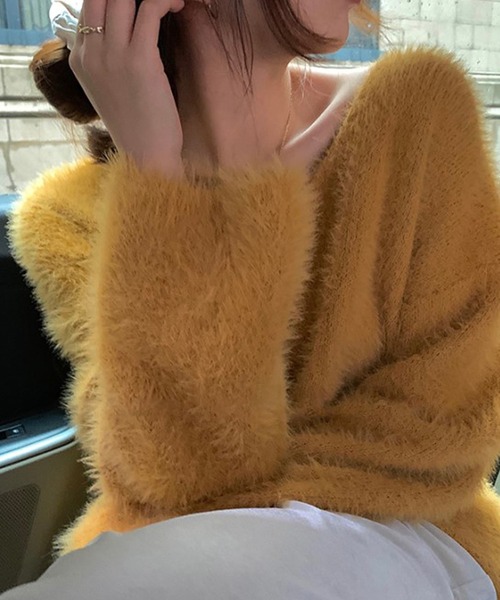 LAFFMO（ラフモ）の「Vネックシャギーニットプルオーバー（ニット/セーター・レディース・ブラック/ピンク/オフホワイト/イエロー/ブルー/ブラウン/グレー・FREE）」の17枚目の写真