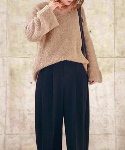 LAFFMO（ラフモ）の「Vネックシャギーニットプルオーバー（ニット/セーター・レディース・ブラック/ピンク/オフホワイト/イエロー/ブルー/ブラウン/グレー・FREE）」の13枚目の写真