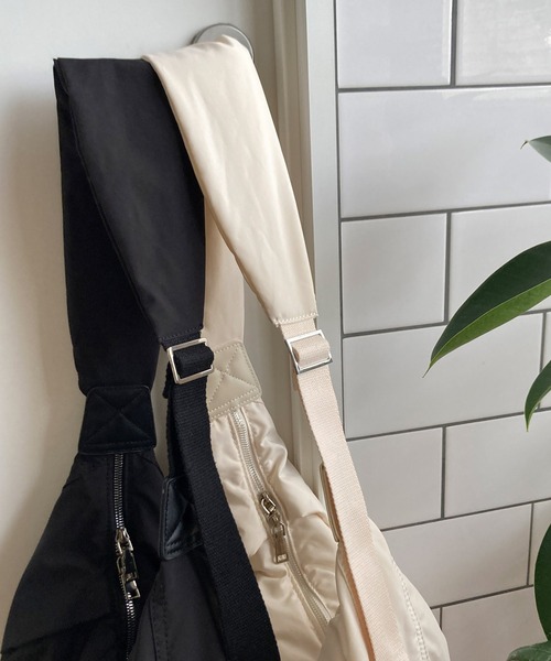 Crisp（クリスプ）の「ショルダーバッグ（ショルダーバッグ・レディース・ブラック・FREE）」の3枚目の写真