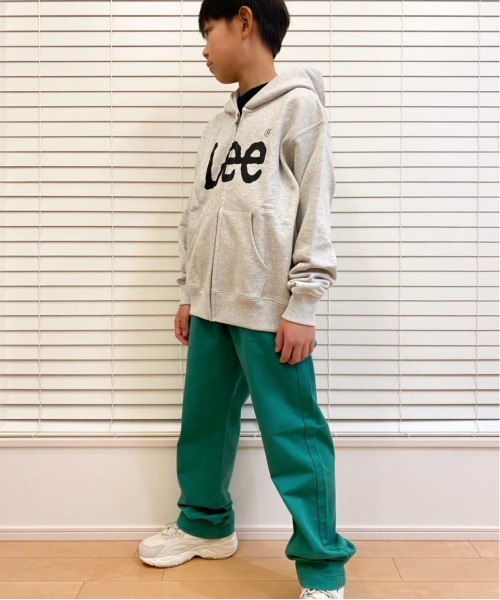Lee（リー）の「Lee/リー キッズ　30/10裏毛ロゴ入りZIPパーカー（パーカー・キッズ・グレー/ブラック・150/130/140）」の9枚目の写真