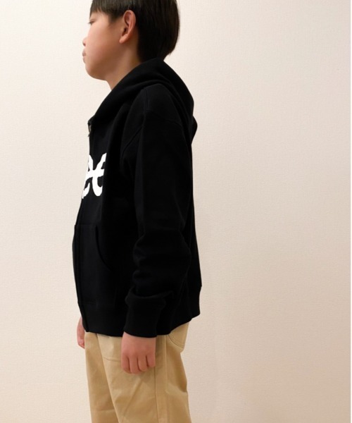 Lee（リー）の「Lee/リー キッズ　30/10裏毛ロゴ入りZIPパーカー（パーカー・キッズ・グレー/ブラック・150/130/140）」の6枚目の写真