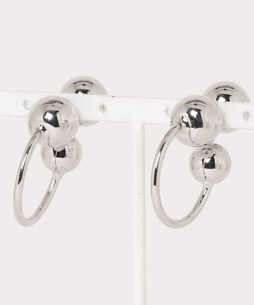 LYEON(リヨン)の「スリーボールピアス(ピアス(両耳用)・レディース・ゴールド/シルバー・FREE)」の5枚目の写真