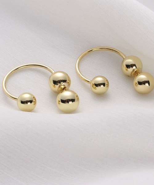 LYEON(リヨン)の「スリーボールピアス(ピアス(両耳用)・レディース・ゴールド/シルバー・FREE)」の2枚目の写真