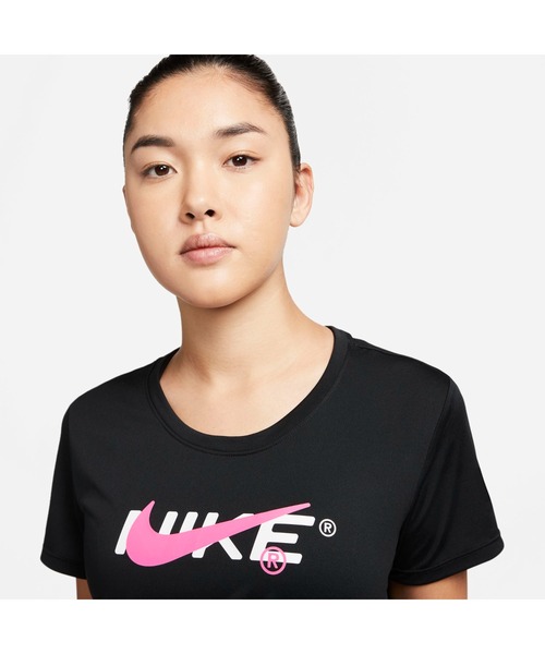 NIKE（ナイキ）の「ナイキ NIKE ナイキ ワン DF STD グラフィック S/S トップ（Tシャツ/カットソー・レディース・ブラック/スモークピンク・S/XL/M/L）」の3枚目の写真