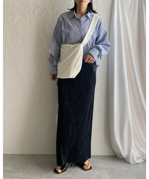 She's Closet（シーズクローゼット）の「セルフカットIラインハイウエストシャイニープリーツタイトロングスカート（スカート・レディース・ブルーグレー/モカ/グレイッシュベージュ/ブラック・FREE）」の6枚目の写真