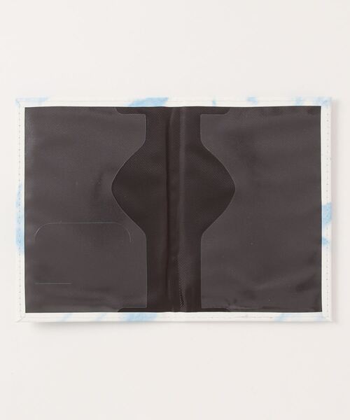 Mayree（メイリー）の「【resonance】マーブル 大理石調 パスポートケース【6色展開】（パスポートケース・レディース・ホワイト×ブラック/ホワイト×グリーン/ホワイト×ブルー/ブラック×シルバー/ブラウン系/ホワイト×ピンク・FREE）」の9枚目の写真