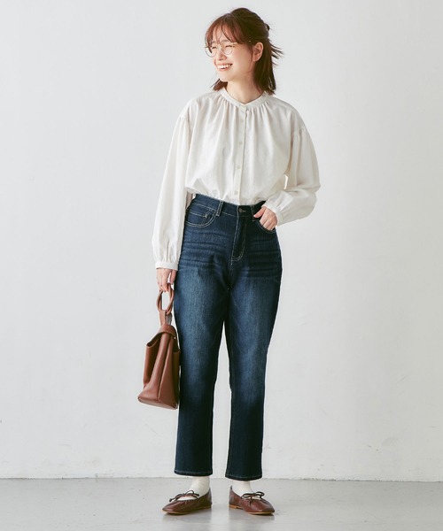 Viola e Viola(ヴィオラエヴィオラ)の「ちょうどいいゆる感、デニムパンツ(デニムパンツ・レディース・ライトブルー/ナチュラル/ダークネイビー/ネイビー・X-LARGE/MEDIUM/XX-LARGE/LARGE)」の5枚目の写真