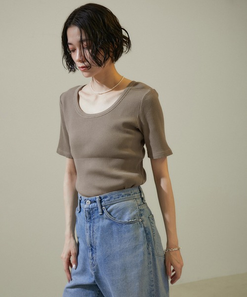 SALON adam et rope'(サロン アダム エ ロペ)の「【セットアップ対応】【2WAY】ガーメントダイハーフスリーブリブプルオーバー(Tシャツ/カットソー・レディース・オフホワイト/ブラウン/チャコールグレー/グレー系その他/ブラウン系その他3・FREE)」の5枚目の写真