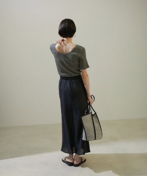 SALON adam et rope'(サロン アダム エ ロペ)の「【セットアップ対応】【2WAY】ガーメントダイハーフスリーブリブプルオーバー(Tシャツ/カットソー・レディース・オフホワイト/ブラウン/チャコールグレー/グレー系その他/ブラウン系その他3・FREE)」の6枚目の写真