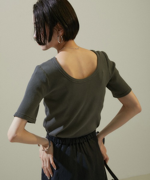 SALON adam et rope'(サロン アダム エ ロペ)の「【セットアップ対応】【2WAY】ガーメントダイハーフスリーブリブプルオーバー(Tシャツ/カットソー・レディース・オフホワイト/ブラウン/チャコールグレー/グレー系その他/ブラウン系その他3・FREE)」の8枚目の写真