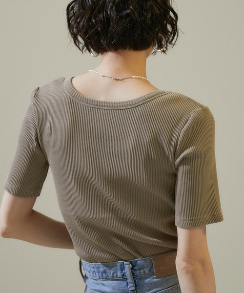 SALON adam et rope'(サロン アダム エ ロペ)の「【セットアップ対応】【2WAY】ガーメントダイハーフスリーブリブプルオーバー(Tシャツ/カットソー・レディース・オフホワイト/ブラウン/チャコールグレー/グレー系その他/ブラウン系その他3・FREE)」の12枚目の写真