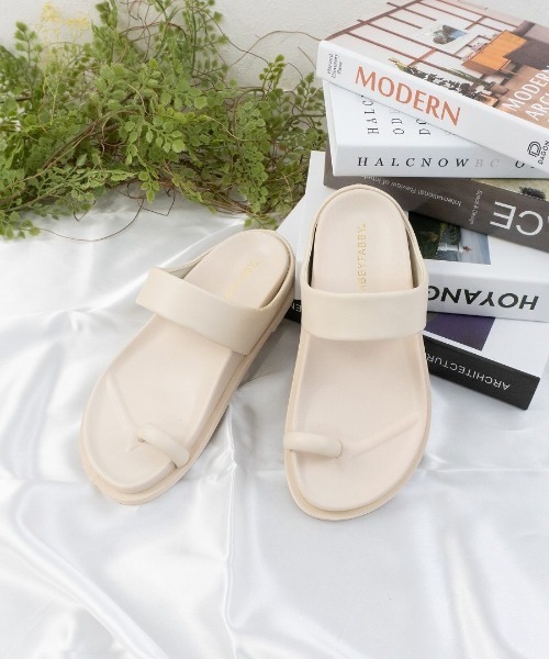 Fabby fabby（ファビィーファビィー）の「サムトングコンフォートサンダル（サンダル・レディース・ブラック/アイボリー・MEDIUM/SMALL/LARGE）」の15枚目の写真