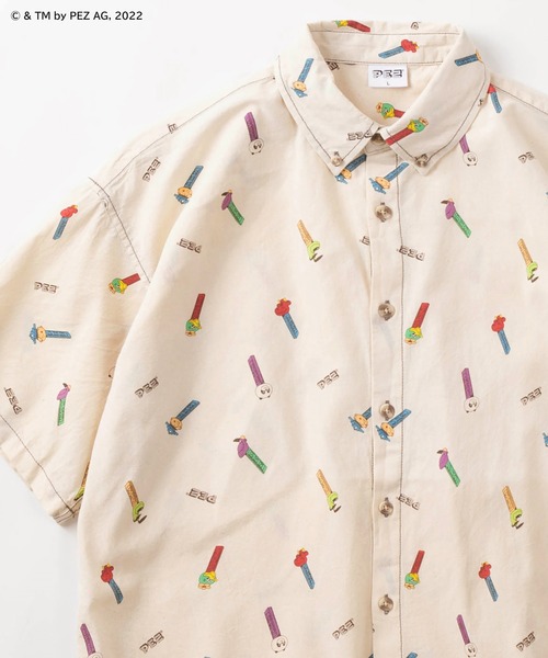make a ray!（メイク ア レイ！）の「【PEZ/ペッツ】キャラクターキャンディーケース レトロイラスト総柄プリント 半袖ボタンダウンシャツ/ビッグシルエット（シャツ/ブラウス・レディース・アイボリー/ナチュラル/キナリ・M/L）」の2枚目の写真