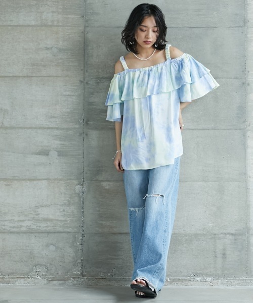 GEVS.(ジェイヴィス)の「<大きいサイズ> ムラ染プリントオフショルフリルブラウス GEVS.(シャツ/ブラウス・レディース・ブルー系/パープル系・4L/LL/5L/L/3L)」の12枚目の写真